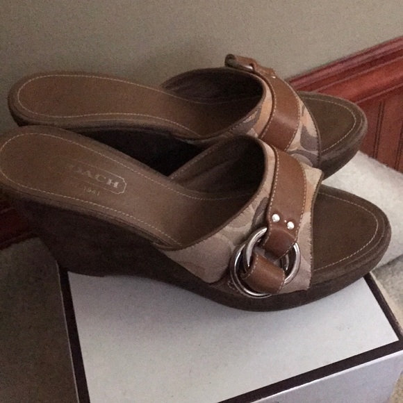 Authentic wedge suede sandal  COACH - Picture 3 of 3
